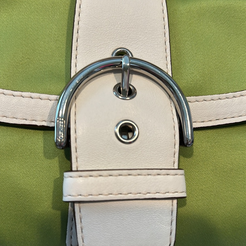 New Coach vintage Soho Green White Signature Satchel Hobo Bag Flap Buckle - Picture 15 of 17